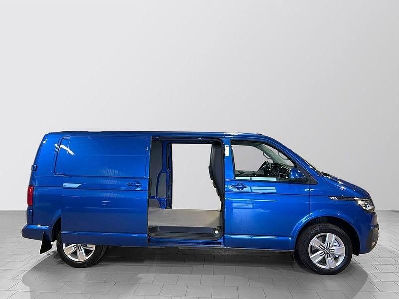 Begagnad VW Transporter 150 HK (110 kW) 2024 Blåmetallic Van