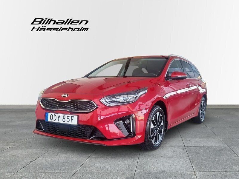 Röd Begagnad 2021 Kia Ceed Sportswagon Kombi | 234 900 kr (Marknadspris) - Bild 1/4