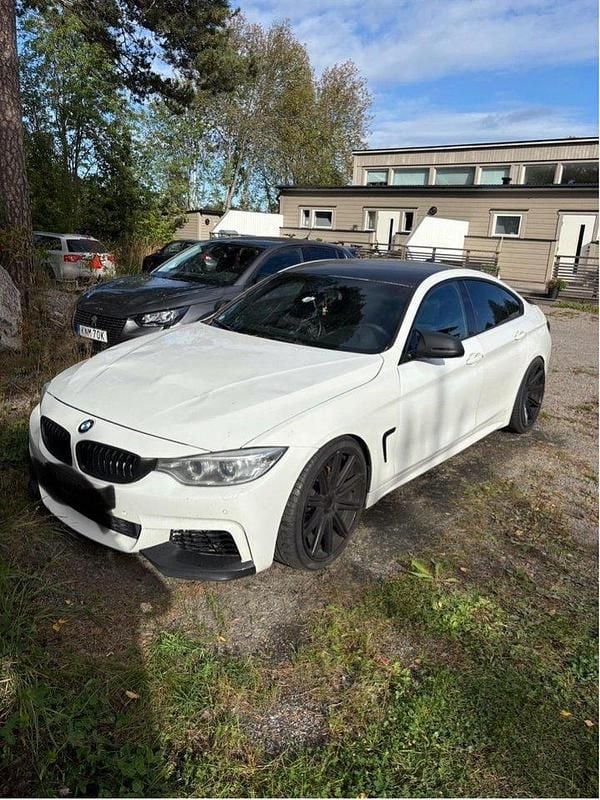 Vit Begagnad 2015 BMW 420 Gran Coupé M Sport Sportkupé | 160 000 kr (Bra pris) - Bild 1/4
