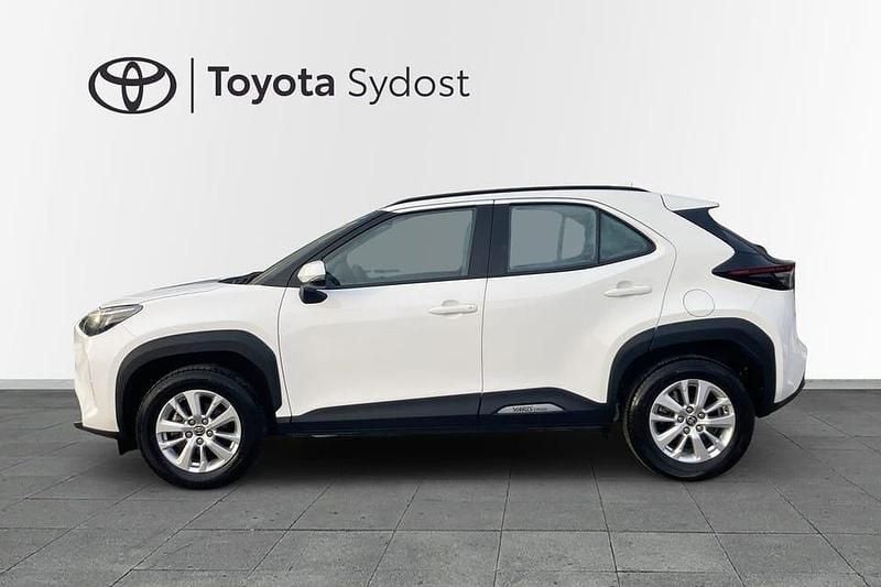 Begagnad Toyota Yaris Hybrid Active 117 HK (86 kW) 2023 Vit
