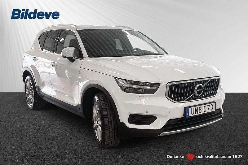 Vit Begagnad 2021 Volvo XC40 Inscription SUV | 289 900 kr (Bra pris) - Bild 1/4