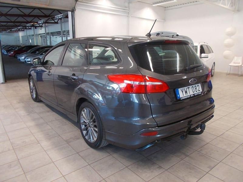 Begagnad Ford Focus ST-Line 150 HK (110 kW) 2018 Grå (magnetic met) Kombi