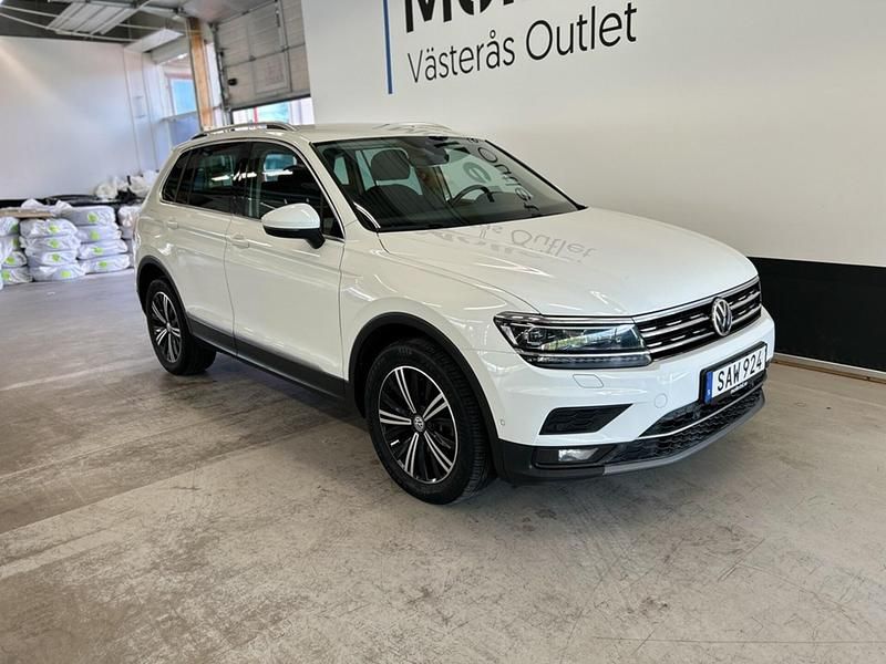 Vit Begagnad 2018 VW Tiguan Highline SUV | 189 900 kr (Bra pris) - Bild 1/3