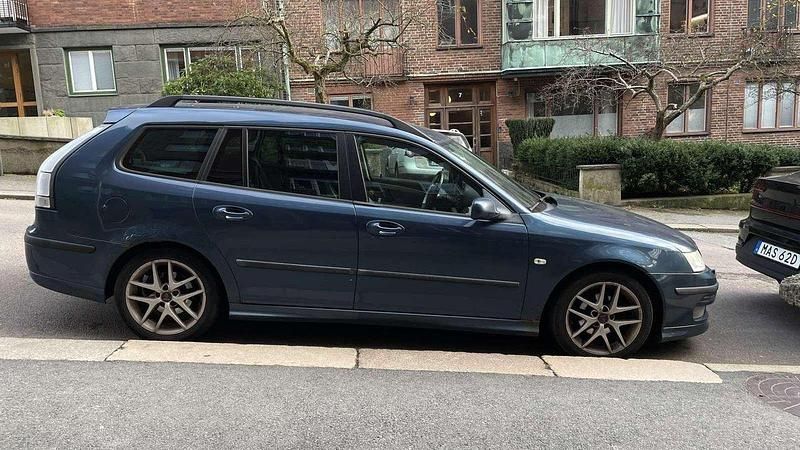 Blå Begagnad 2006 Saab 9-3 Vector Kombi | 15 000 kr (Dyr) - Bild 1/4