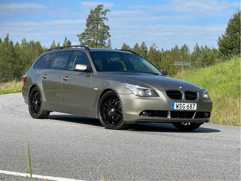 Grön Begagnad 2005 BMW 530 Kombi | 59 000 kr (Bra pris) - Bild 1/4