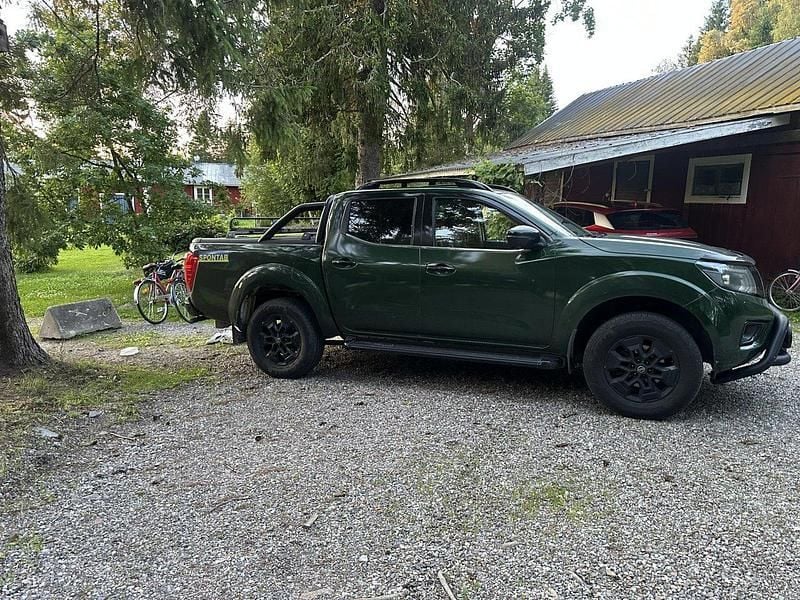 Grön Begagnad 2019 Nissan Navara Pickup | 243 750 kr (Bra pris) - Bild 1/3