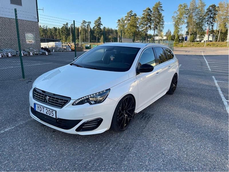 Vit Begagnad 2016 Peugeot 308 GT Kombi | 129 000 kr (Lite dyr) - Bild 1/4