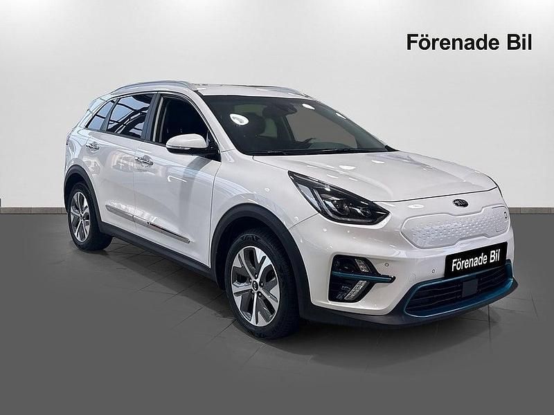 Begagnad Kia e-Niro Advance 150 kW (204 HK) 2021 Snow white pearl SUV