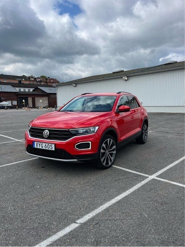 Röd Begagnad 2020 VW T-Roc SUV | 275 000 kr (Marknadspris) - Bild 1/4