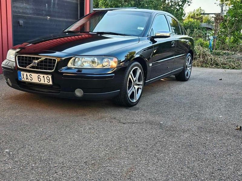 Begagnad 2006 Volvo S60 Sedan | 39 000 kr (Marknadspris) - Bild 1/4