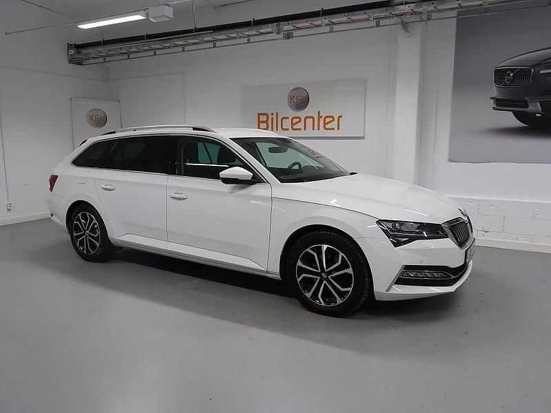 Begagnad Skoda Superb Style 218 HK (160 kW) 2021 Vit Kombi