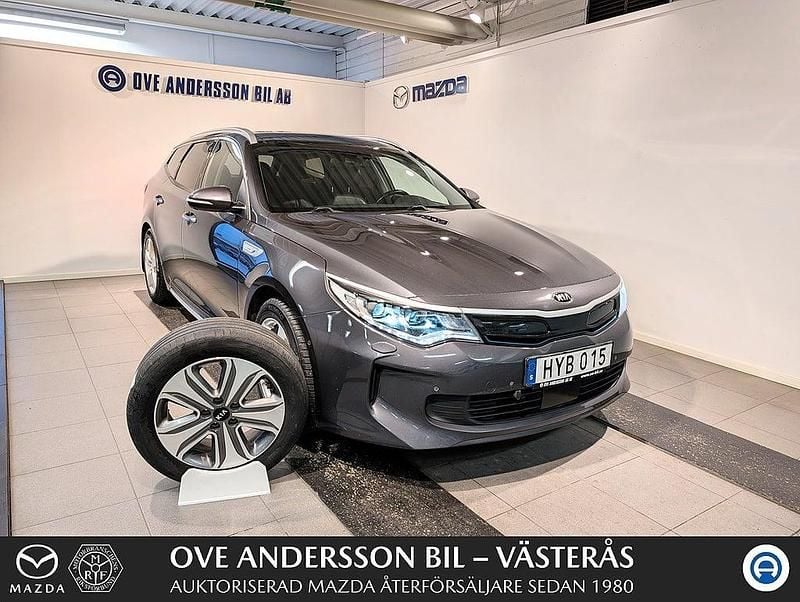 Grå Begagnad 2017 Kia Optima Advance Kombi | 149 900 kr (Marknadspris) - Bild 1/4