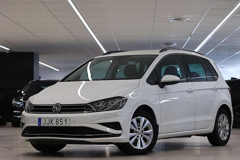 Begagnad VW Golf VII 116 HK (85 kW) 2018 Vit Halvkombi