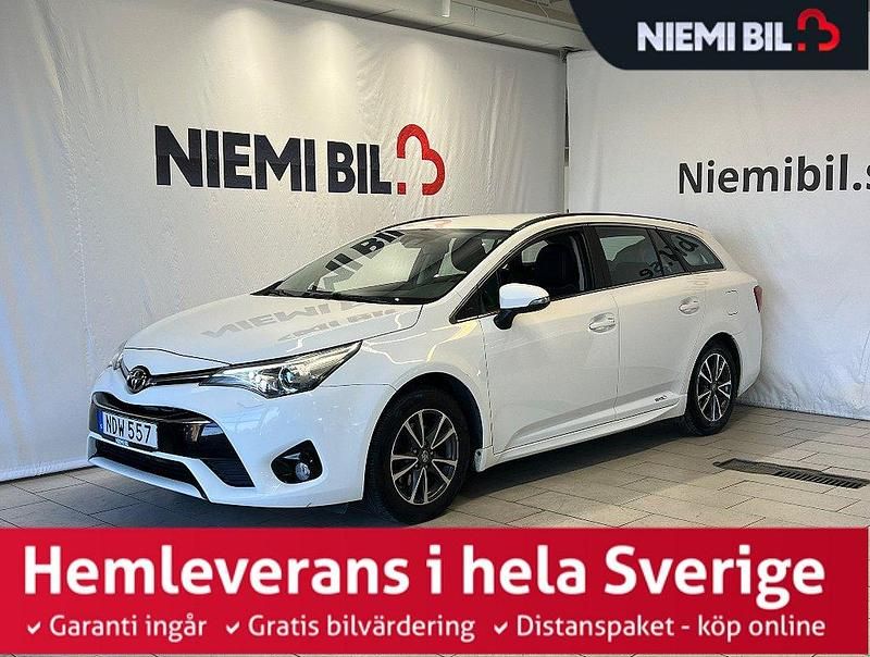 Vit Begagnad 2016 Toyota Avensis Active Kombi | 169 900 kr (Marknadspris) - Bild 1/3