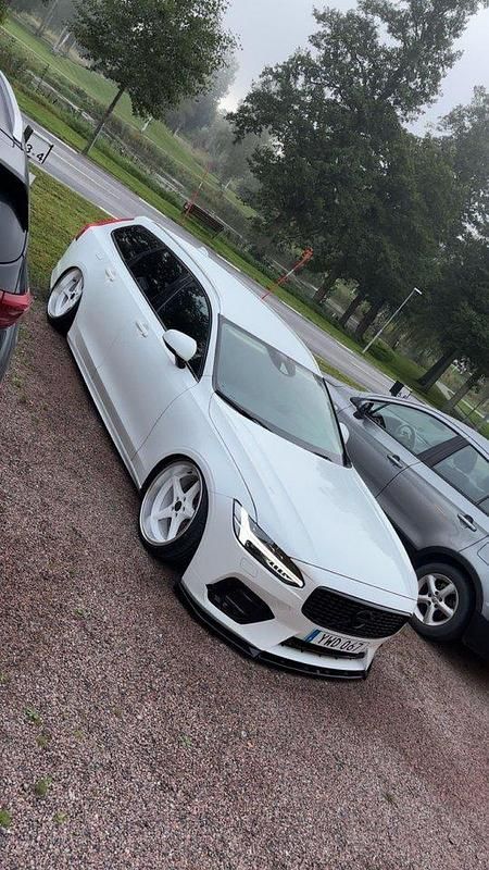 Vit Begagnad 2019 Volvo V90 Kombi | 239 000 kr (Dyr) - Bild 1/3