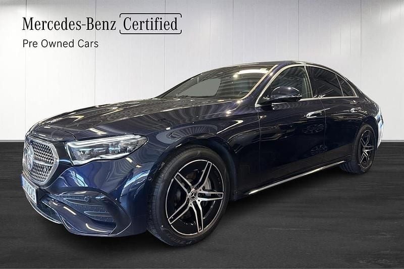 Blå Begagnad 2024 Mercedes E300 AMG Sedan | 629 000 kr (Superpris) - Bild 1/4