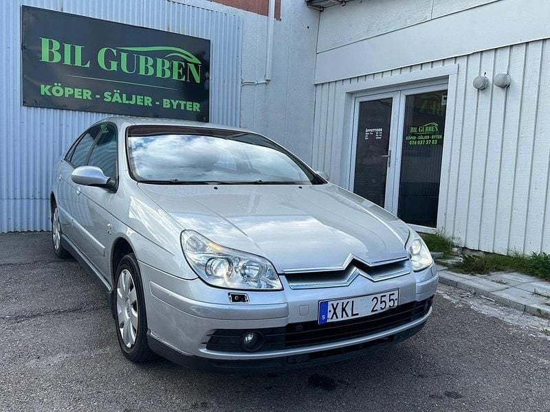 Silver Begagnad 2006 Citroën C5 Halvkombi | 29 999 kr (Marknadspris) - Bild 1/4