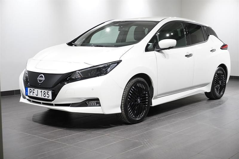 Vit Begagnad 2023 Nissan Leaf Tekna Halvkombi | 238 800 kr (Bra pris) - Bild 1/4