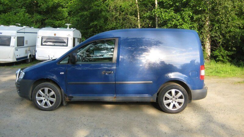 Mörkblå (blå) Begagnad 2007 VW Caddy Minibuss | 26 900 kr (Dyr) - Bild 1/4