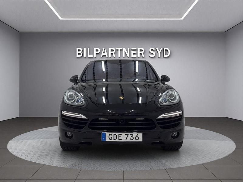 Svart Begagnad 2013 Porsche Cayenne S Sport SUV | 319 900 kr (Lite dyr) - Bild 1/4