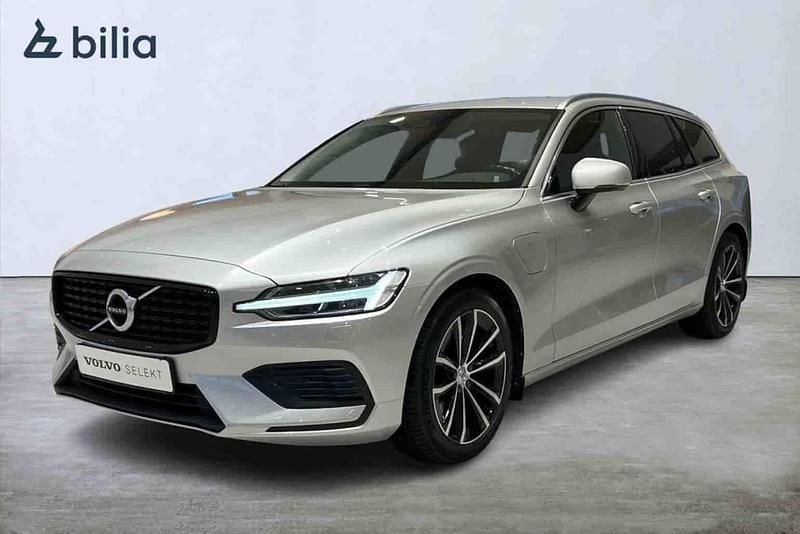 Silver Begagnad 2021 Volvo V60 Kombi | 314 900 kr (Superpris) - Bild 1/1