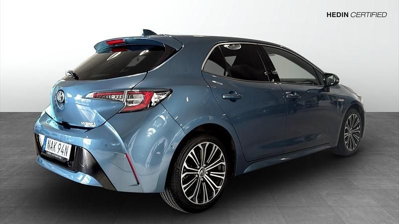 Begagnad Toyota Corolla Hybrid 122 HK (89 kW) 2019 Blå Halvkombi