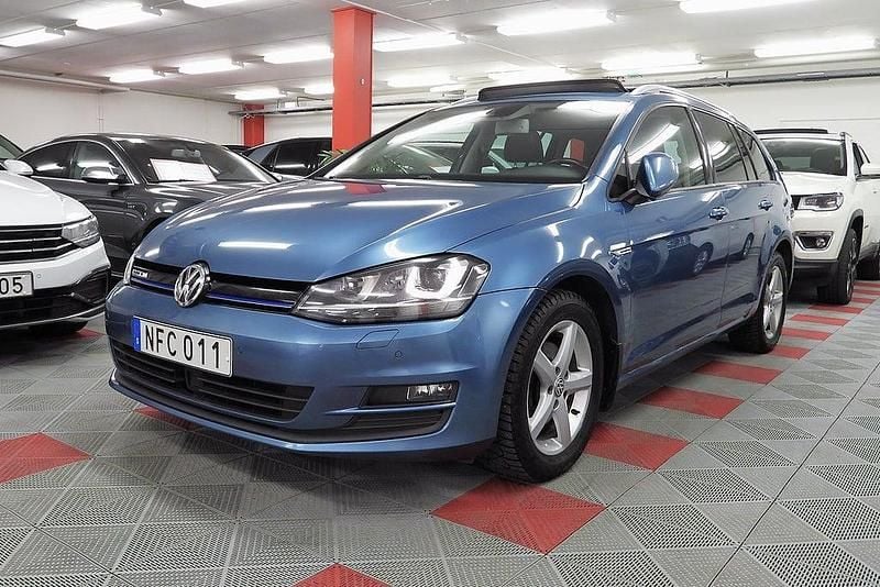 Blå Begagnad 2016 VW Golf VII Kombi | 124 500 kr (Marknadspris) - Bild 1/4