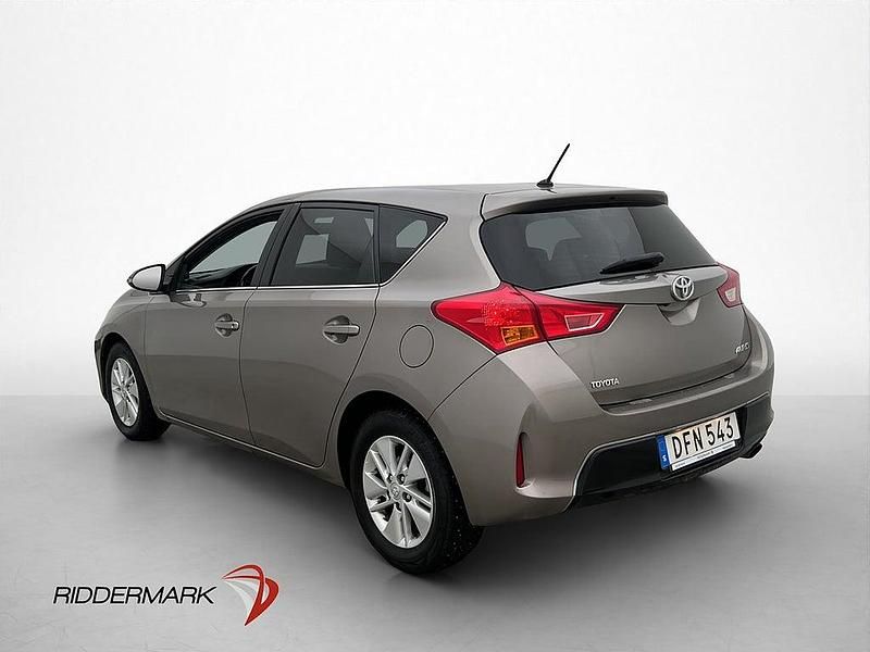 Begagnad Toyota Auris Edition 132 HK (97 kW) 2015 Brun Halvkombi