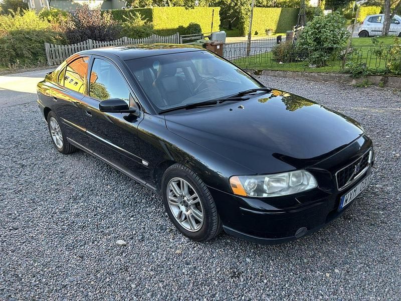 Svart Begagnad 2006 Volvo S60 Kinetic Sedan | 20 000 kr (Superpris) - Bild 1/4