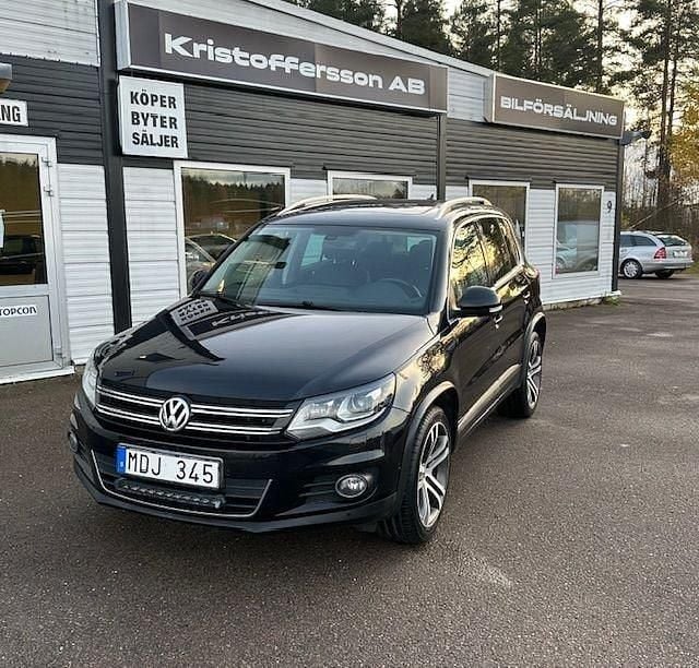 Svart Begagnad 2011 VW Tiguan Sportline SUV | 109 000 kr (Lite dyr) - Bild 1/4