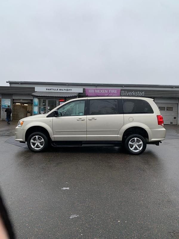 Begagnad Dodge Grand Caravan 287 HK (211 kW) 2013 Minibuss