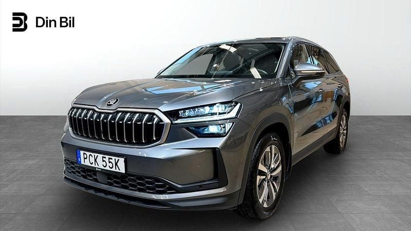 Grå Begagnad 2024 Skoda Kodiaq Selection SUV | 539 900 kr (Lite dyr) - Bild 1/4