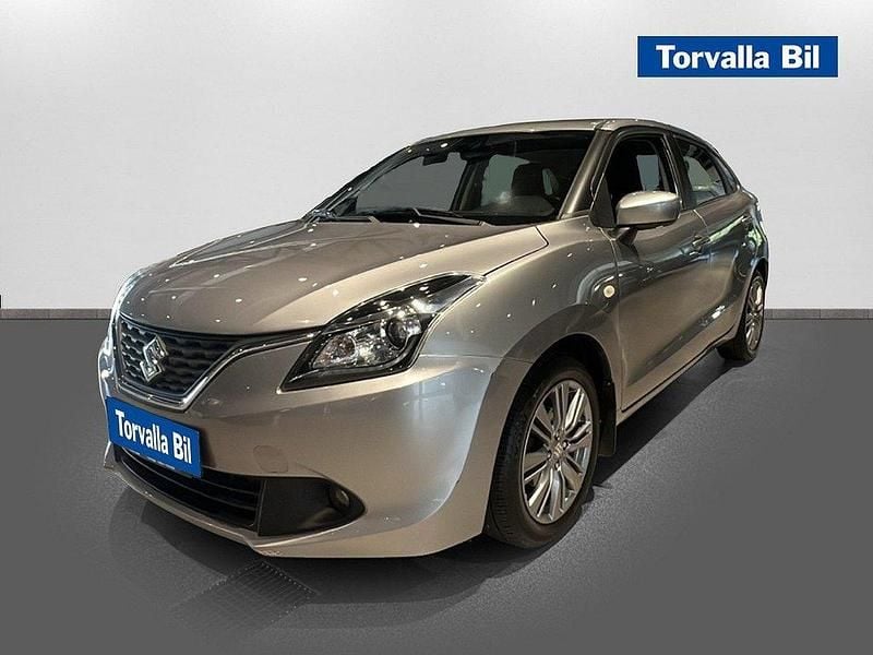 Silver Begagnad 2017 Suzuki Baleno Halvkombi | 119 900 kr - Bild 1/4