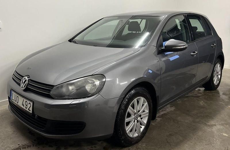 Grå Begagnad 2012 VW Golf VII Halvkombi | 59 900 kr (Superpris) - Bild 1/4