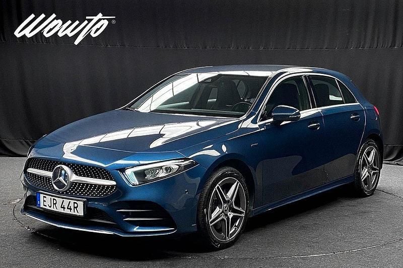 Blå Begagnad 2021 Mercedes A250 AMG Halvkombi | 279 800 kr (Bra pris) - Bild 1/3