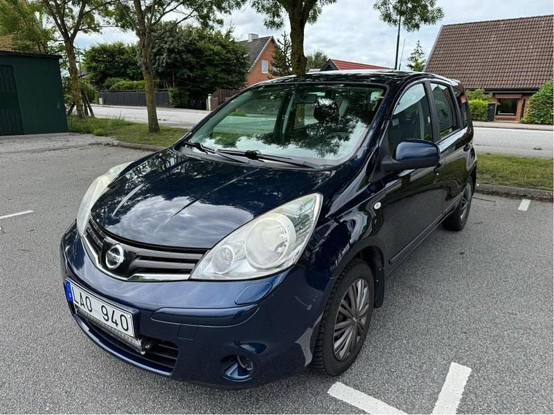 Blå Begagnad 2010 Nissan Note Pure Minibuss | 29 000 kr (Marknadspris) - Bild 1/4