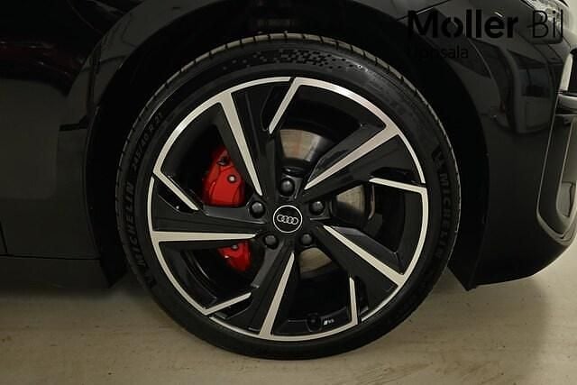 Begagnad Audi e-tron Sportback S-Line 314 kW (428 HK) 2025 Mytsvart metallic SUV
