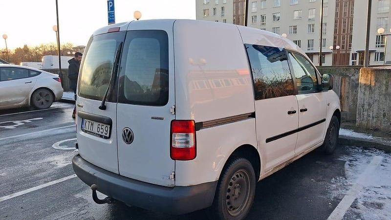 Begagnad VW Caddy 109 HK (80 kW) 2010 Minibuss