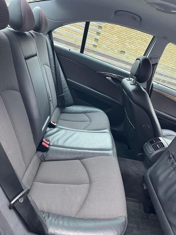 Begagnad Mercedes E200 163 HK (119 kW) 2005