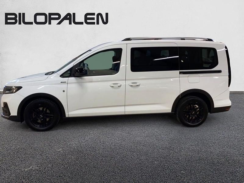 Begagnad Ford Tourneo 122 HK (89 kW) 2022 Vit Van