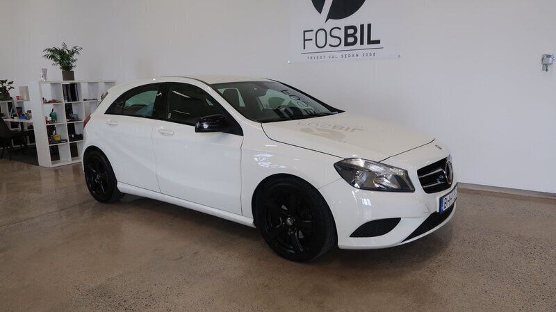 Vit Begagnad 2012 Mercedes 180 Urban Sedan | 129 900 kr - Bild 1/3