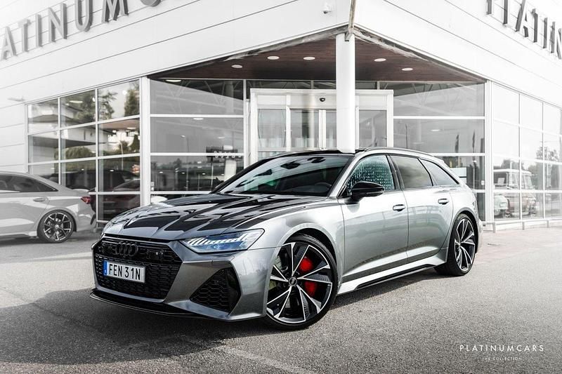 Grå Begagnad 2024 Audi RS6 Performance Kombi | 1 379 000 kr (Marknadspris) - Bild 1/4