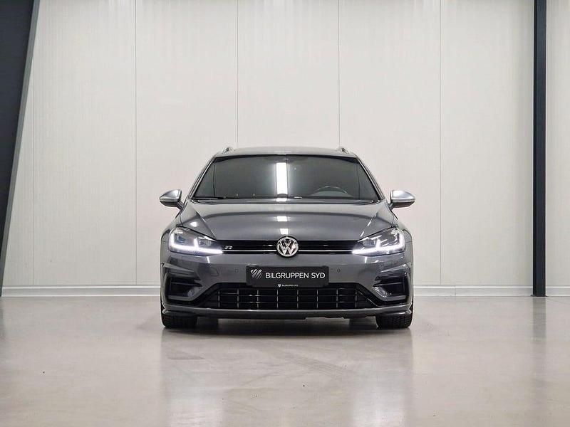 Begagnad VW Golf VII R 301 HK (221 kW) 2019 Mörkgrå Kombi