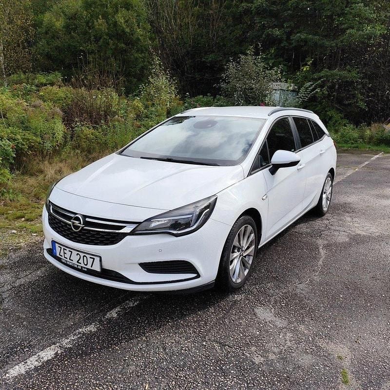 Vit Begagnad 2018 Opel Astra Kombi | 170 000 kr (Marknadspris) - Bild 1/4