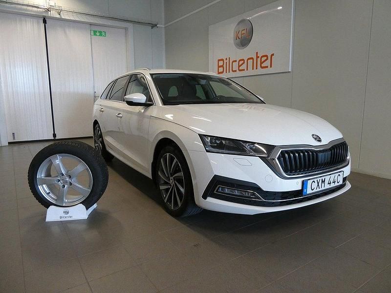 Vit Begagnad 2021 Skoda Octavia Style Kombi | 269 900 kr (Marknadspris) - Bild 1/3