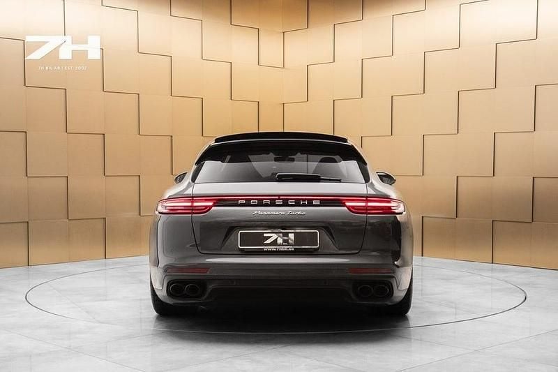 Begagnad Porsche Panamera Turbo Sport Turismo 549 HK (403 kW) 2018 Grå Sedan