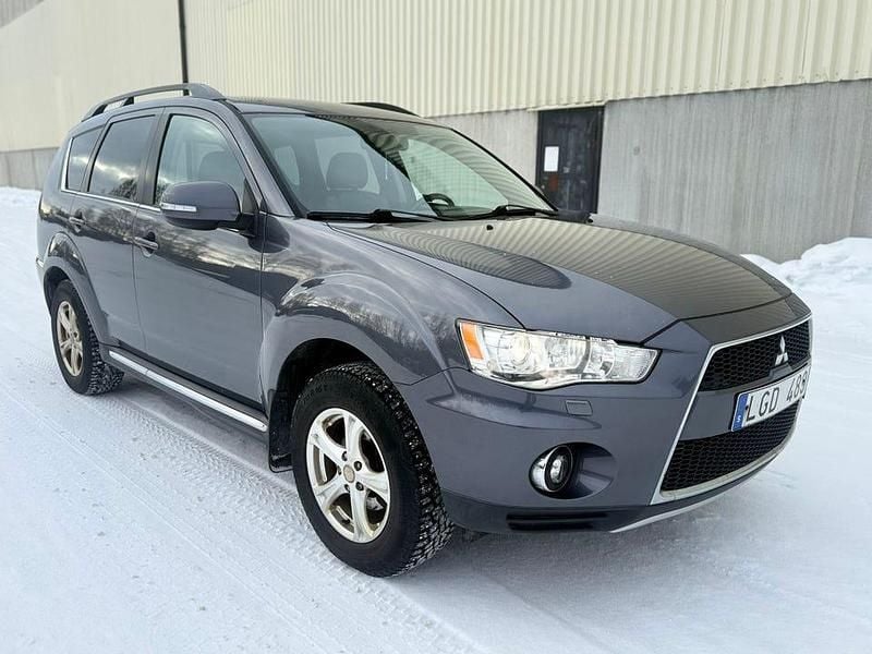 Begagnad Mitsubishi Outlander 177 HK (130 kW) 2011