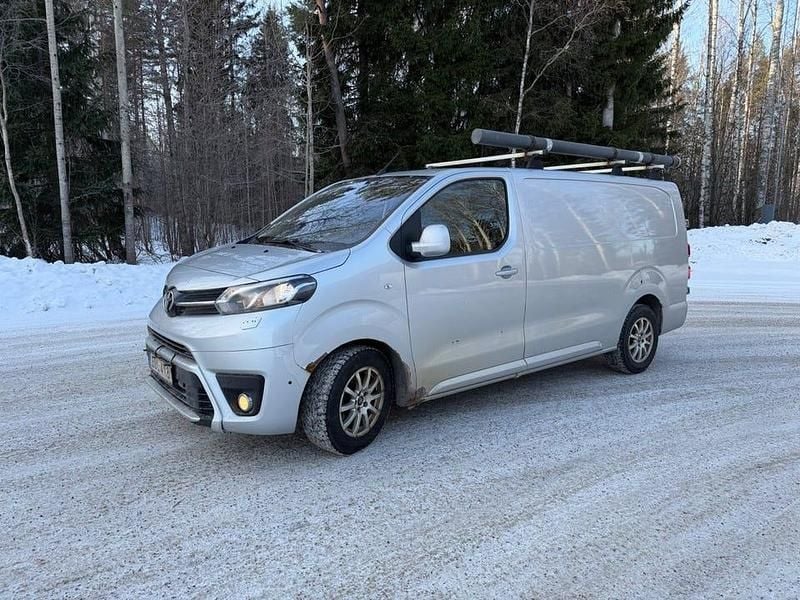 Silver Begagnad 2017 Toyota Proace Minibuss | 69 000 kr - Bild 1/4