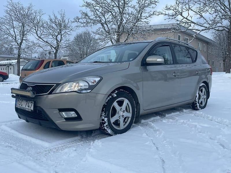 Begagnad Kia Ceed Sportswagon 128 HK (94 kW) 2012 Kombi