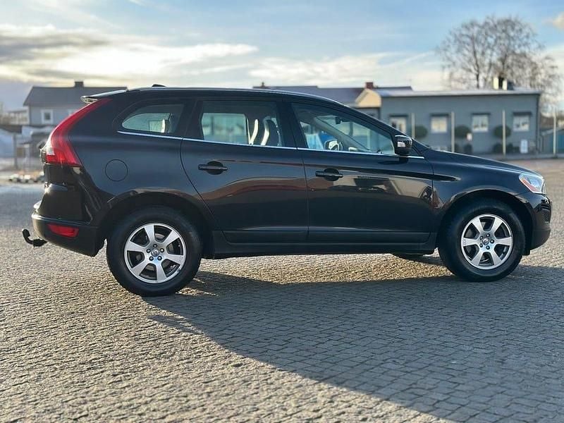 Begagnad Volvo XC60 Summum 163 HK (119 kW) 2012 Svart SUV